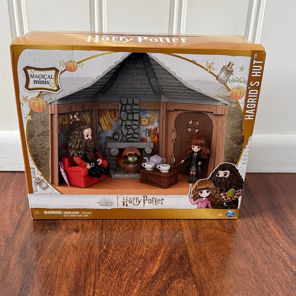 NIB Harry Potter Hagrid's Hut Magical Minis Playset